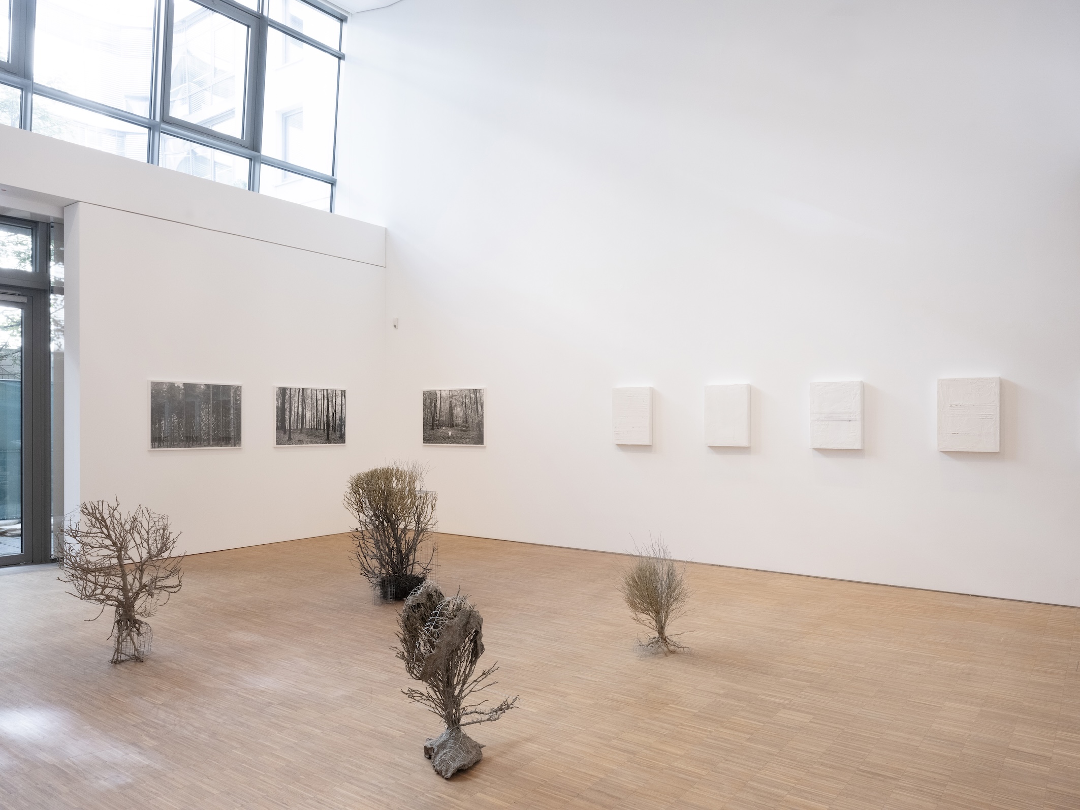 Ausstellungsansicht ‚together forever-macht euch die Erde untertan?‘ Foto: Gerald von Foris
