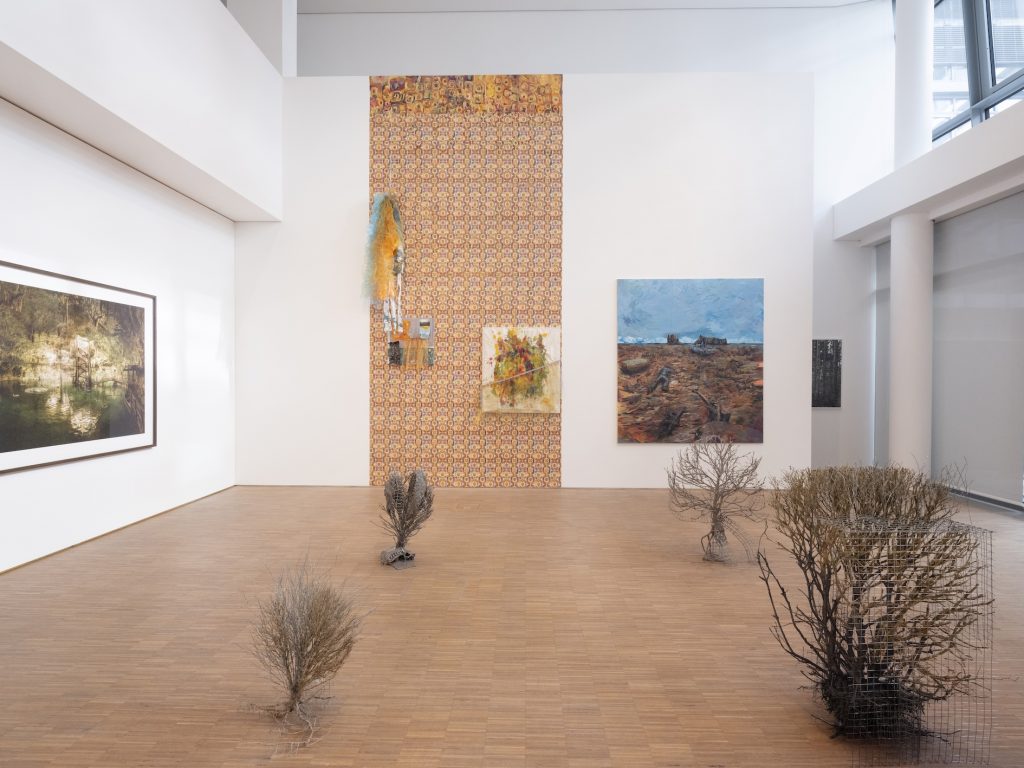 Ausstellungsansicht ‚together forever-macht euch die Erde untertan?‘ Foto: Gerald von Foris